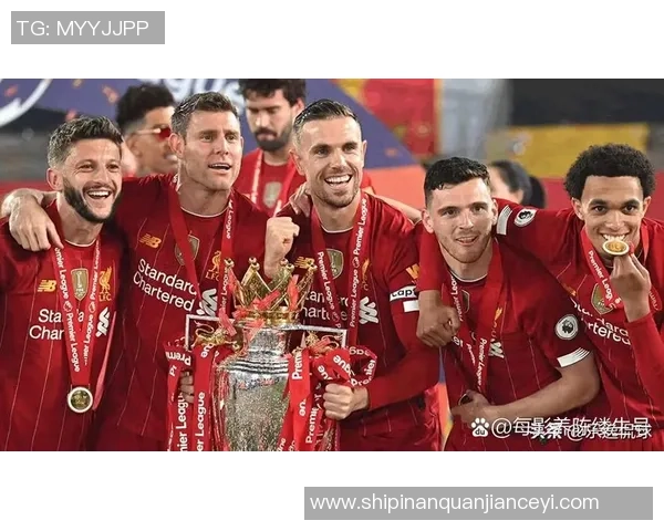 足球明星荣耀时刻捧起奖杯展现无尽激情与梦想成就的辉煌瞬间